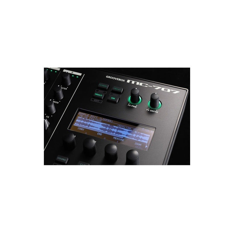 Roland Mc-707 Secuenciador Sampler Groovebox 8 Canales Negro