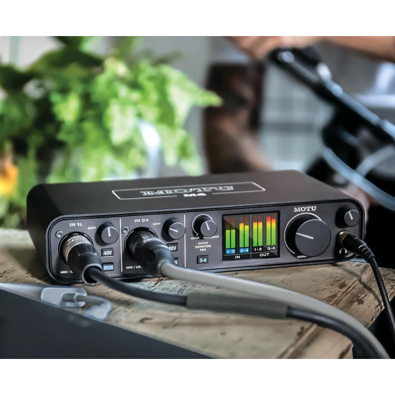 Motu M4 Interfaz De Audio Usb-c 4x4 192 Khz 24 Bit Negro