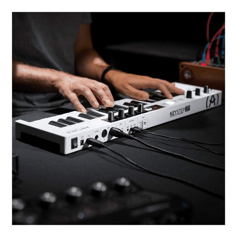 Arturia Keystep 37 Controlador Midi Secuenciador Blanco