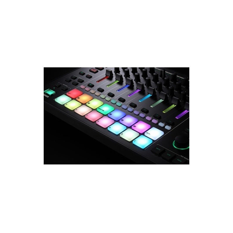 Roland Mc-707 Secuenciador Sampler Groovebox 8 Canales Negro