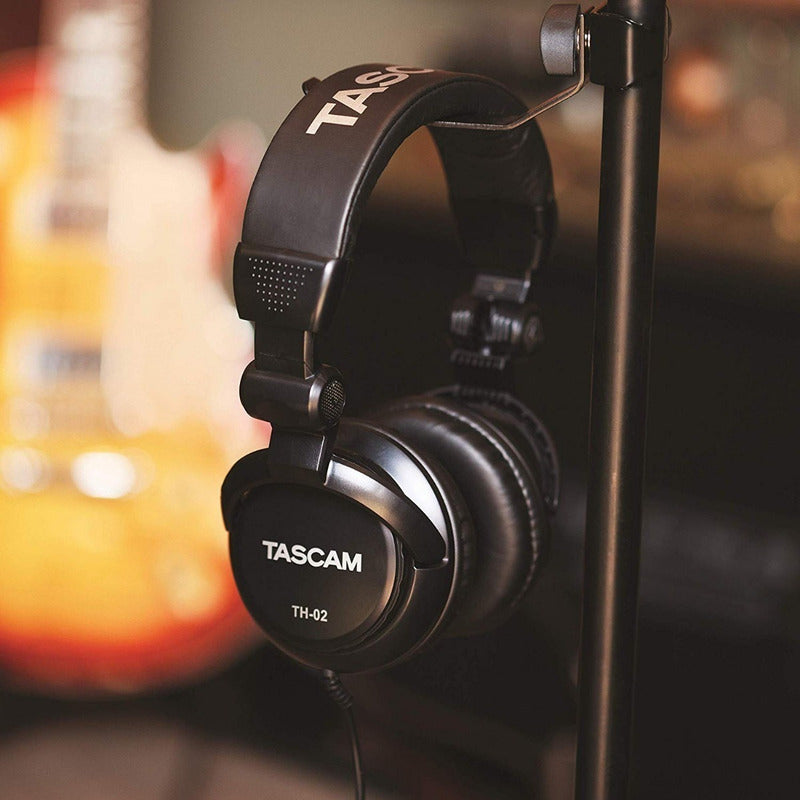 Tascam Th-02 Auriculares Cerrados Para Estudio Negro